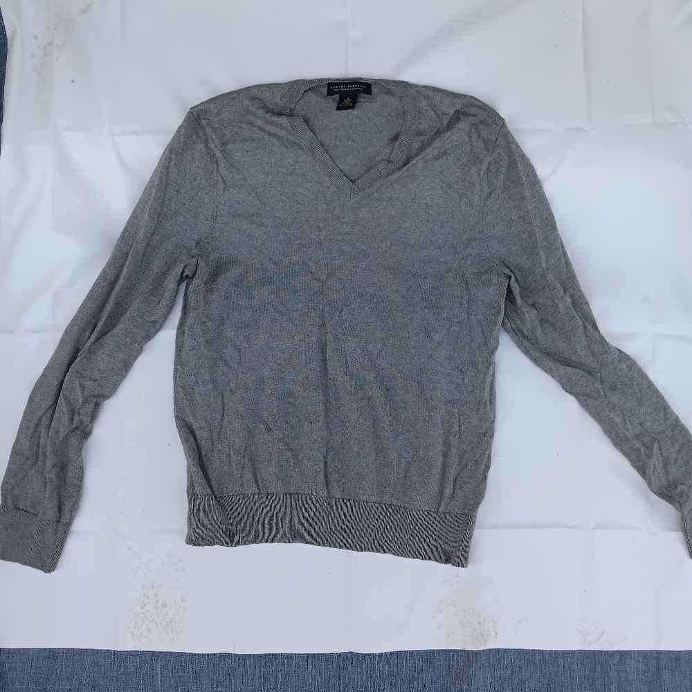 Banana Republic sweater size S